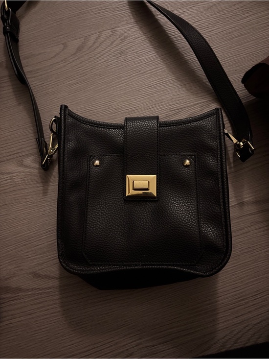 Steve Madden Handbags - Steve Madden Black Leather Crossbody with Gold Hardware